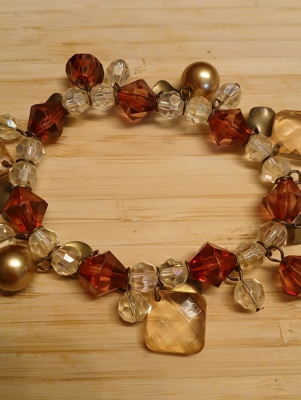 NWOT Premier Designs warm-toned faceted acrylic & pearl beaded stretch bracelet